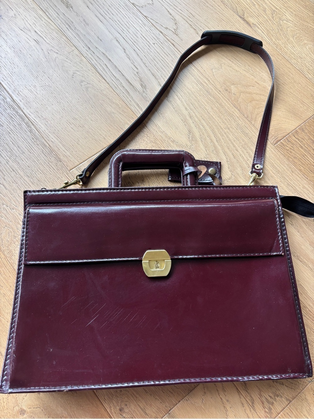 Vintage top grain leather crossbody or shoulder bag laptop briefcase